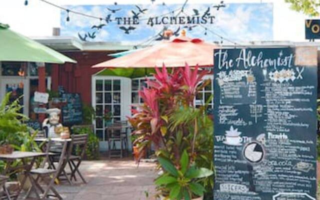 Edgewood Studio in Dania Beach