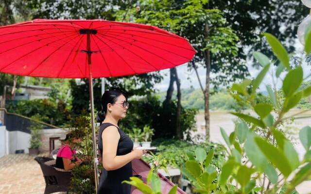 Anisa Mekong Riverside Villa