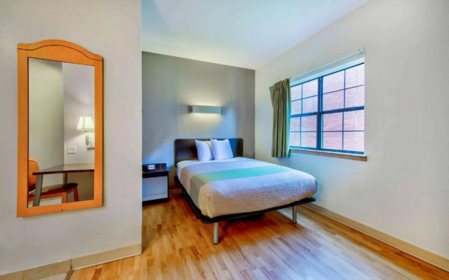 OYO Townhouse Beaumont Medical Center Area