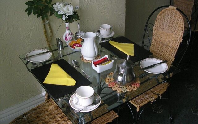Hartshead Hotel