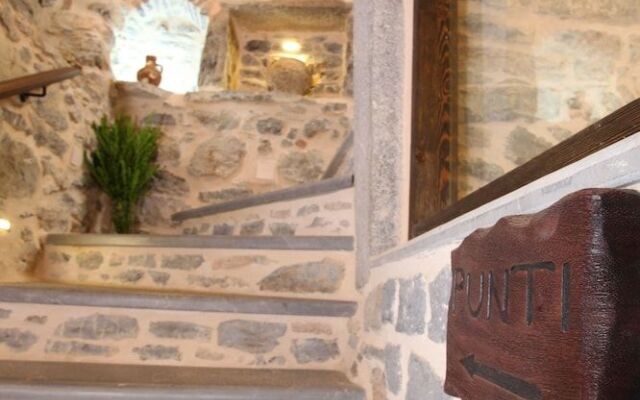 Stoes Traditional Suites