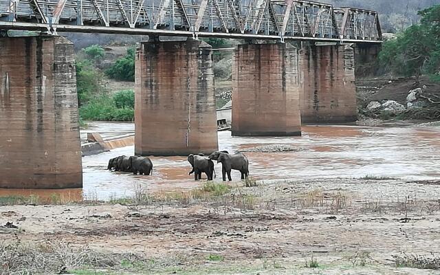 Three Bridges Restaurant Pub and BnB