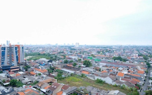 Comfy And Tidy Studio At The Square Apartment