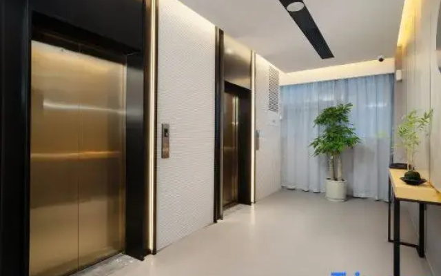 Ruijia Collection Hotel (Checheng East Seventh Road Longteng Donglu City)
