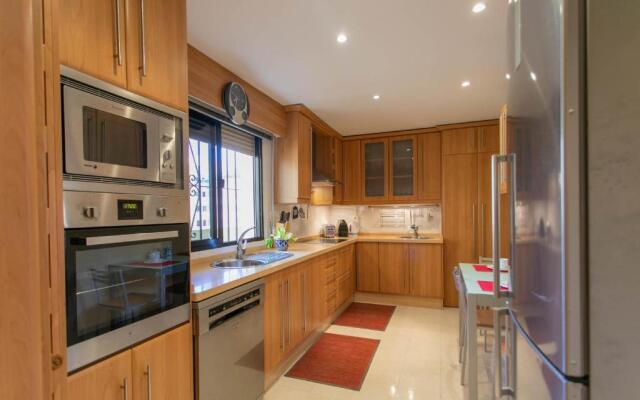 4 bedroom apartment close by beach in Fuengirola