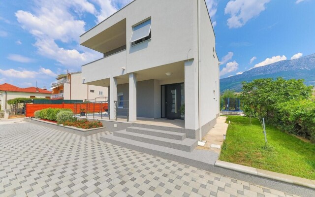 Stunning Home in Kastel Kambelovac With 4 Bedrooms, Wifi and Outdoor Swimming Pool