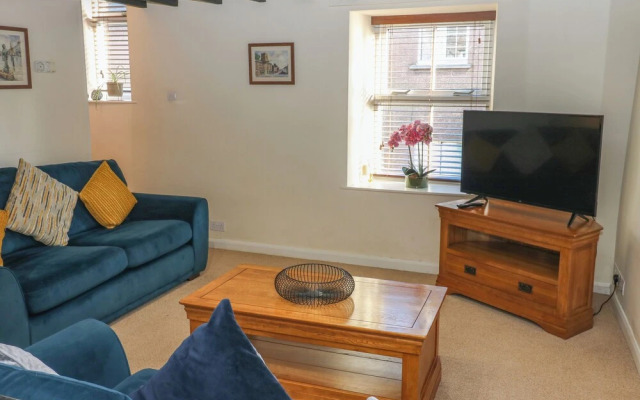 3 Eden Lodge