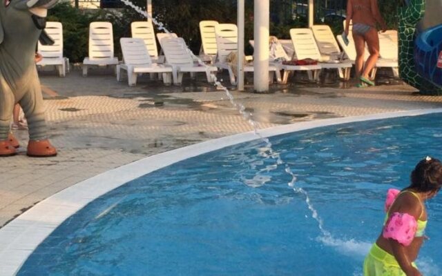 Bely Parus Hotel