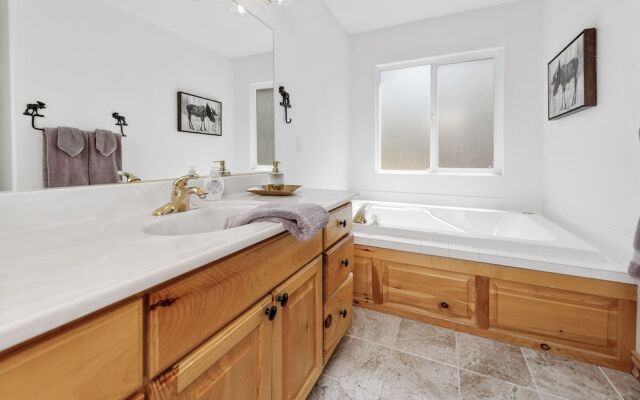 Relaxing Alpine Estates