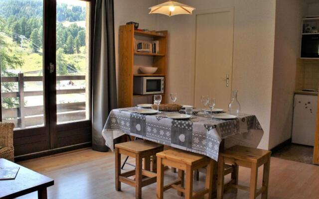 Appartement Risoul, 2 pièces, 6 personnes - FR-1-330-209