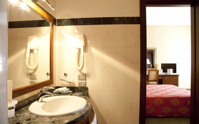 Hotel Jolly