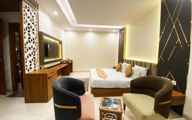Hardik Palace By F9 Hotels