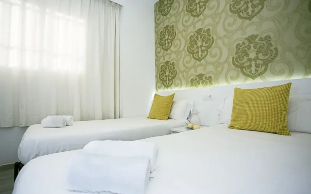 Center Garden & Pool