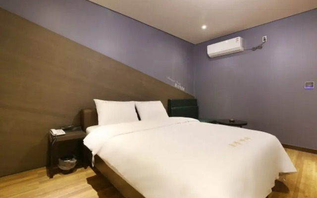 Gongju Hotel Bandi