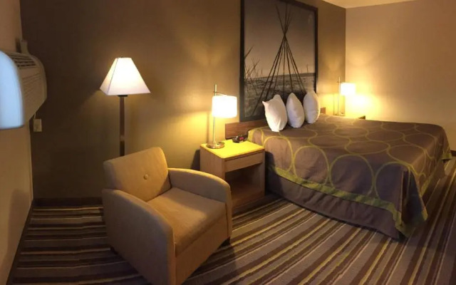 Super 8 by Wyndham Dillon