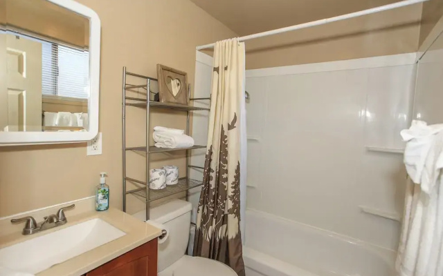 The Comfy Cabin