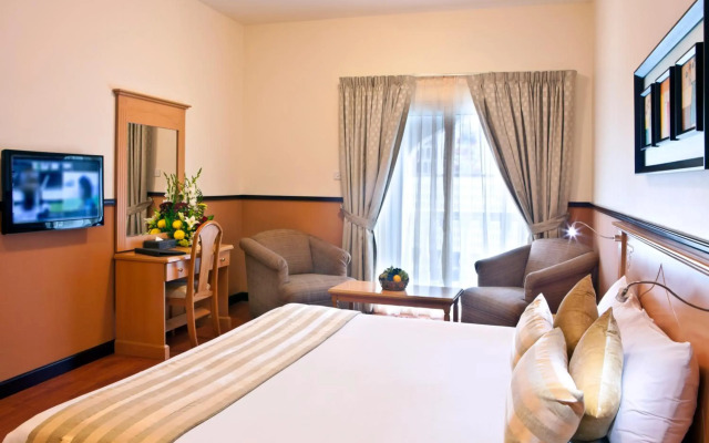 Landmark Plaza Hotel