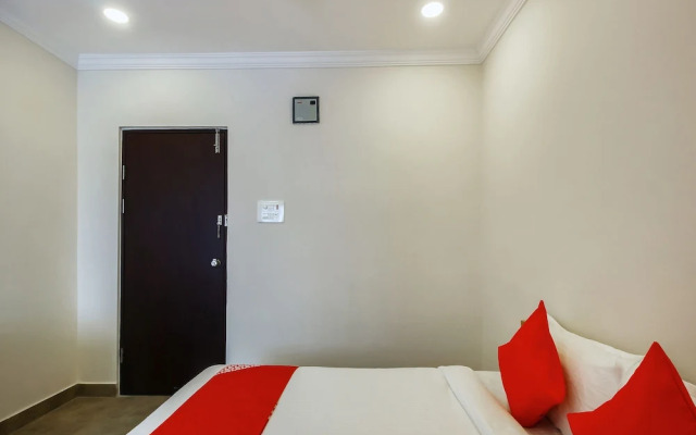 OYO Flagship 13544 Sri Sai Nilayam