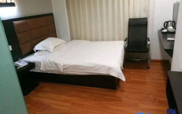 Xunjia Fashion Hotel (Zhengzhou Liulin Subway Station Branch)