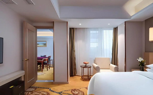 Vienna International Hotel (Nantong Haimen Pedestrian Street)