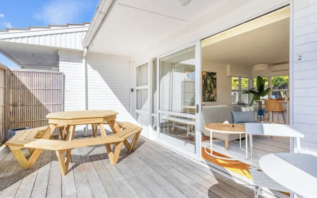 Takapuna 2 Br House Near Beach W/ Parking