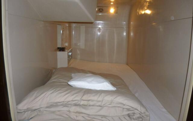 Sauna & Spa Hotel Avinel Fukuoka - Caters to Men