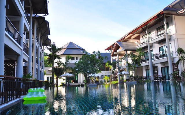 Navatara Phuket Resort