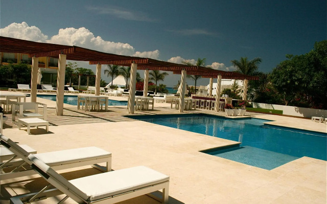 Magia Beachside by Bric