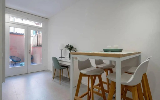 Ormesini Courtyard Apartment