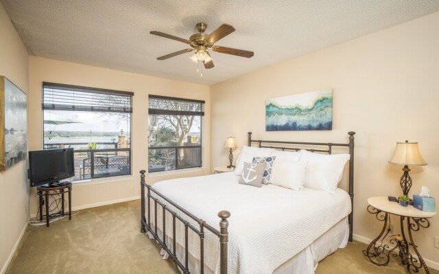 Hawkeye's Haus 5 Bedroom Home