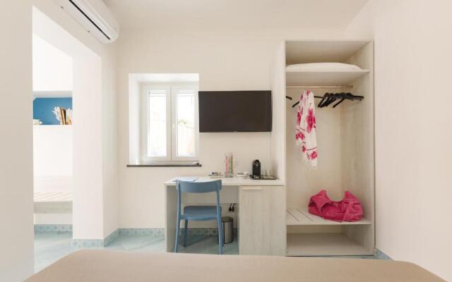 Poseidonia Rooms