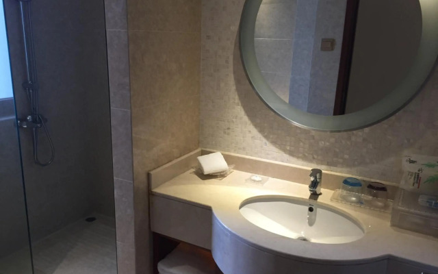 Sanya Seacube Holiday Hotel