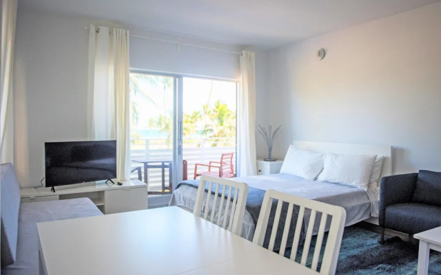 SoBe 12th and Ocean Suites