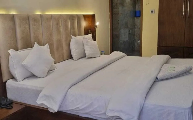 Goroomgo Mohan Palace Dalhousie