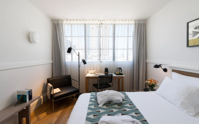 Lily & Bloom Hotel