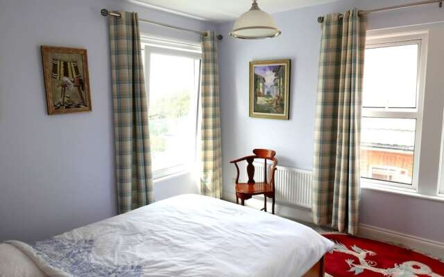Elegant Edwardian 4-Bed House in Swanage Sea Views