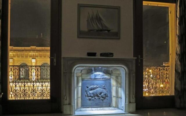 Quai St Pierre 2 bedrooms apt with sea view