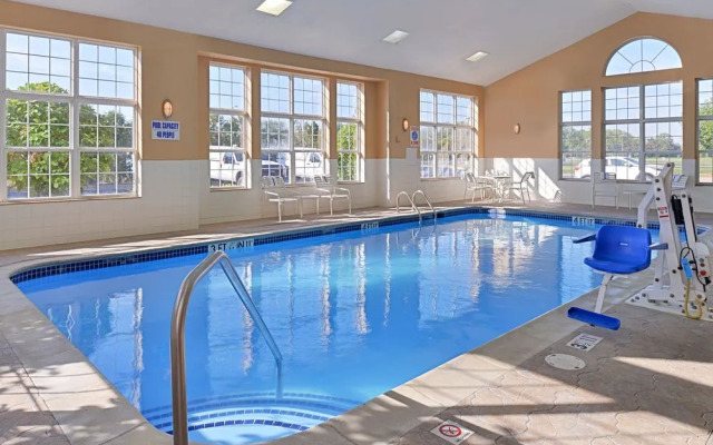 Holiday Inn Express Hotel & Suites Southfield - Detroit