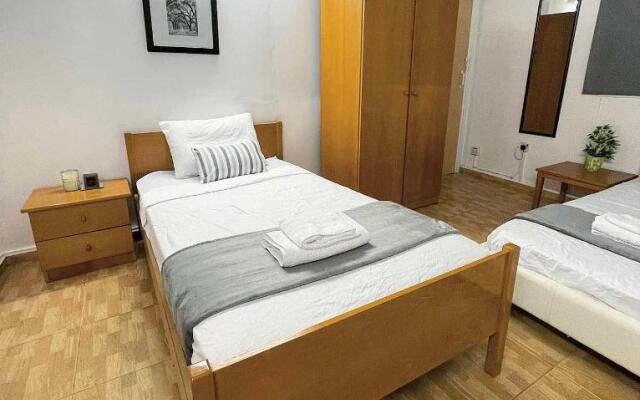 Comfortable, modern studio apartment
