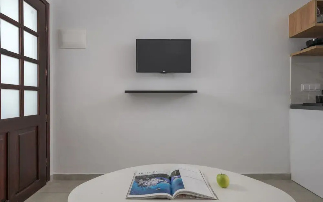 Eleon Suites & Apartments