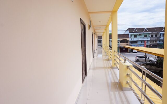 Jirasin Ranong Apartment