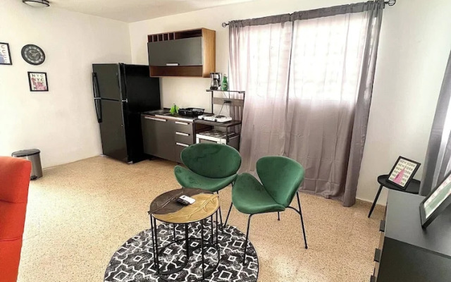 Garden Studio With Yard Space Near Mall & Airport