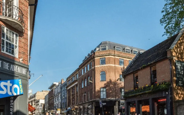 The Historic Gem - Sleek & Central 3bdr Maisonette