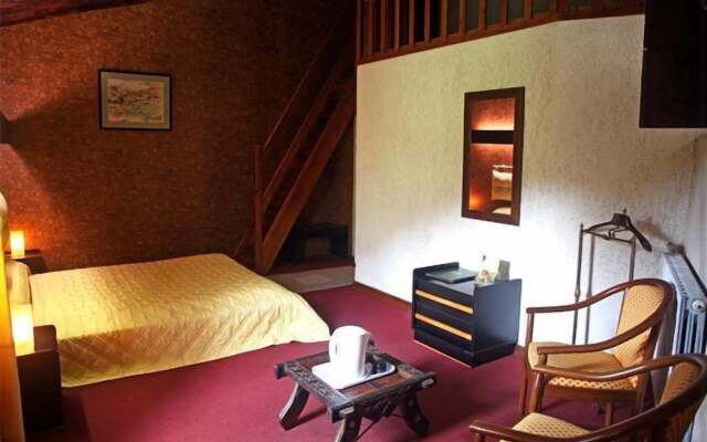 Logis Auberge Du Peras