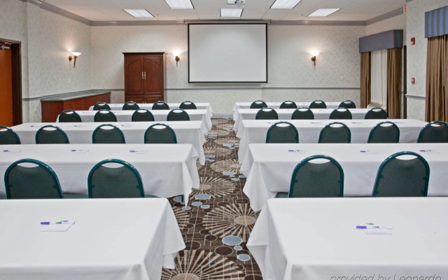 Holiday Inn Express & Suites College Station by IHG