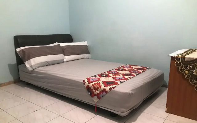 OYO 94320 Homestay Abah Hank Syariah