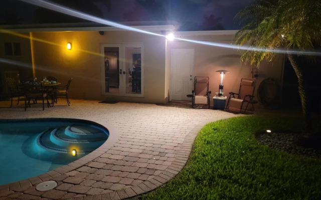 Shangri-la 3 Bedroom Home by RedAwning