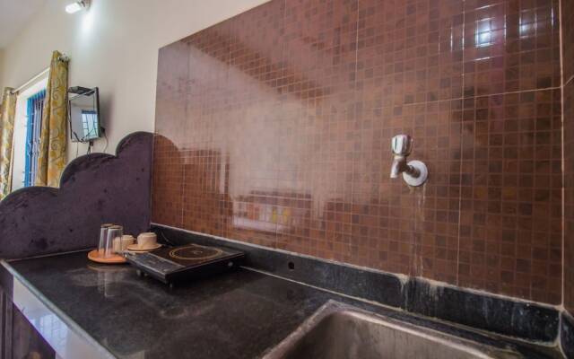 OYO 13211 Home Spacious Studio Morjim Beach
