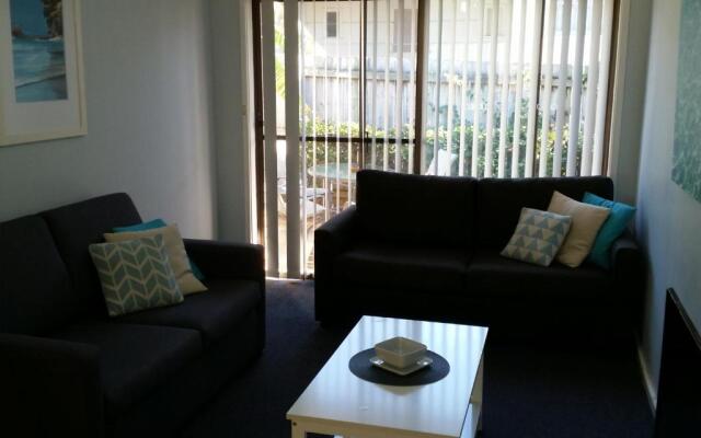 Dolphins of Mollymook Motel and Fifth Green Apartments