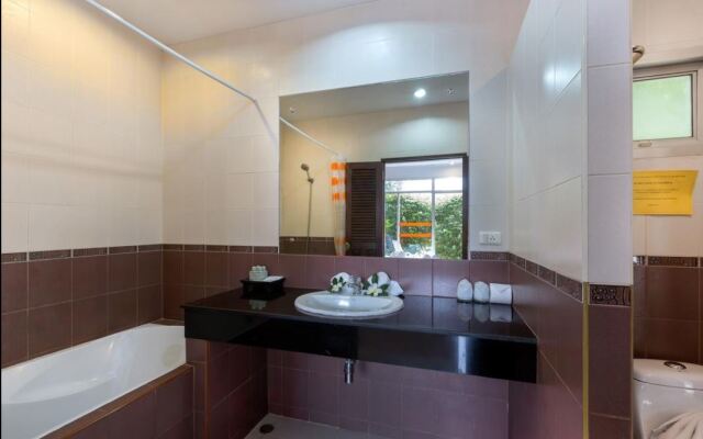 OYO 1054 Phuket Backpacker Hostel